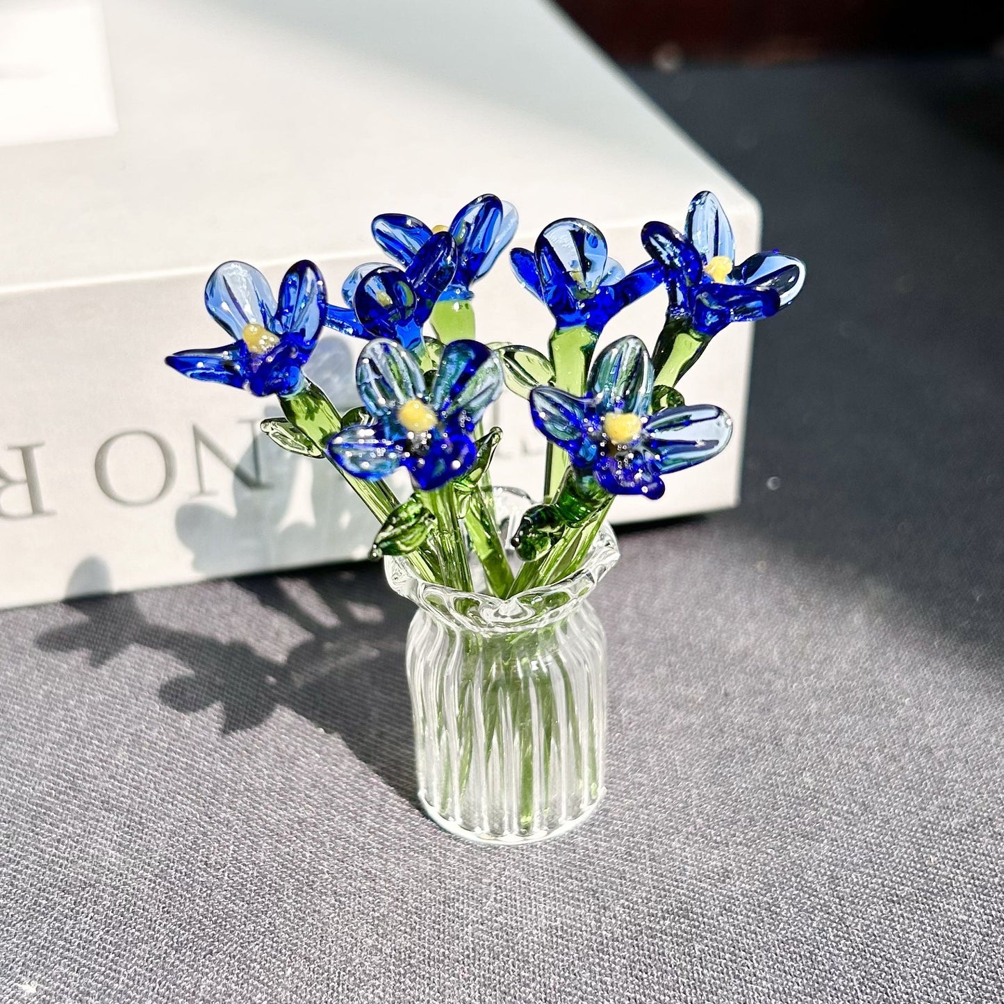 1 Set (7 Flowers+1 Vase) Handcrafted Mini Glass Artificial Flower Ornaments